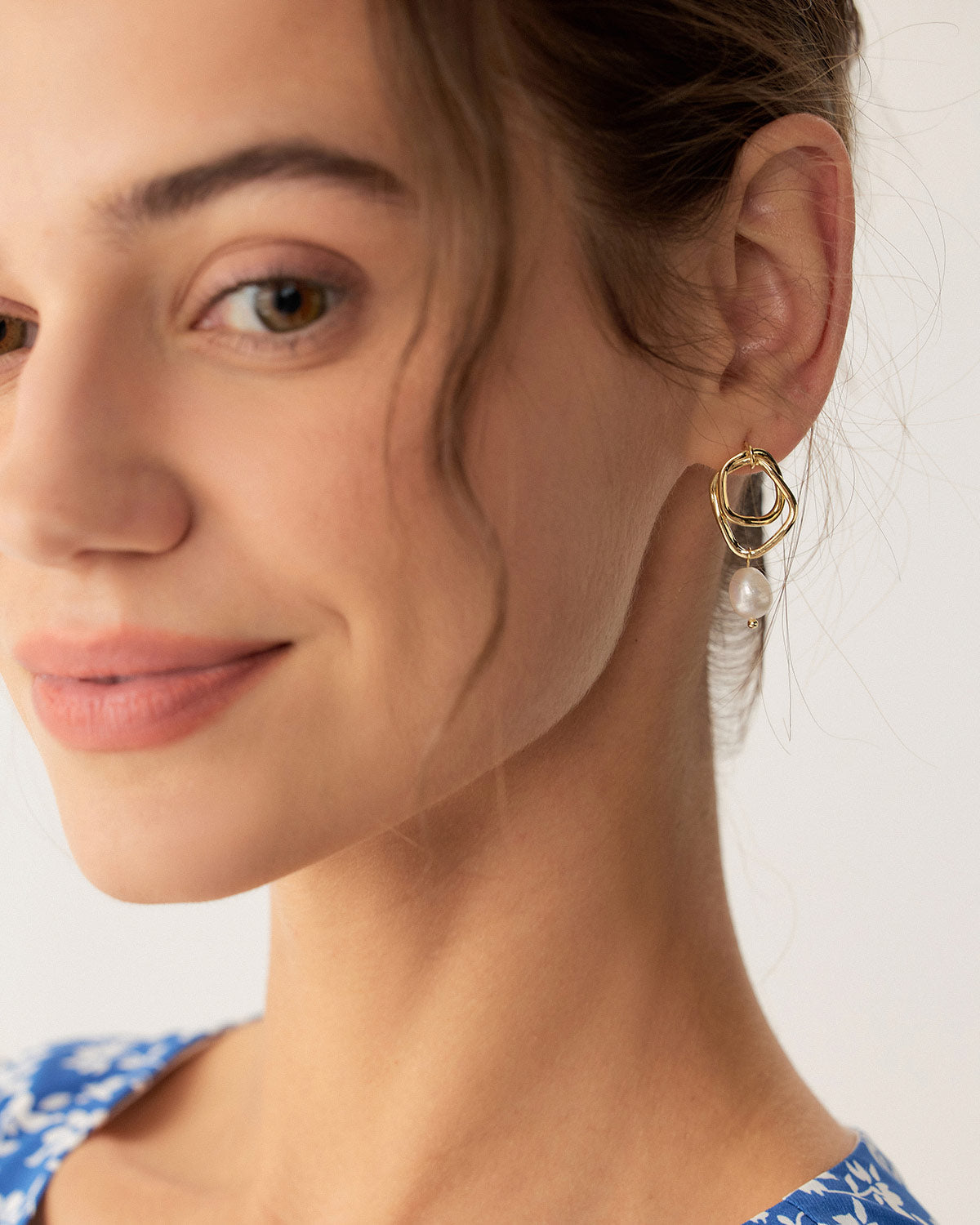 Metal Pearl Earrings