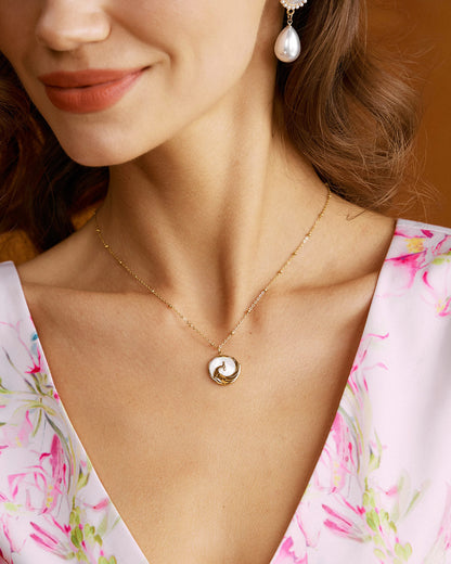 White Seashell Pendant Necklace